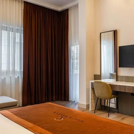 Nuca Homes Hotel *