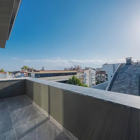 Ξενοδοχείο Mira Lara *