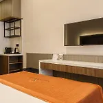 Hotell Mira Lara *