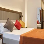 Mira Lara