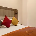 Mira Lara *