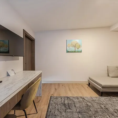 Hotel Nuca Homes *