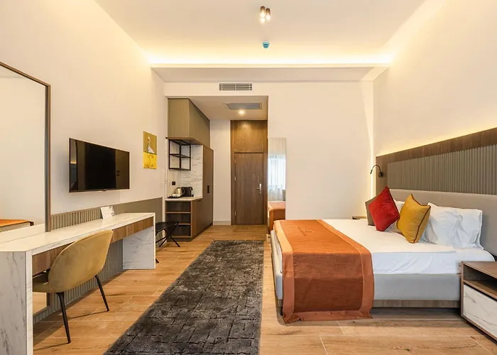 Mira Lara Hotel *