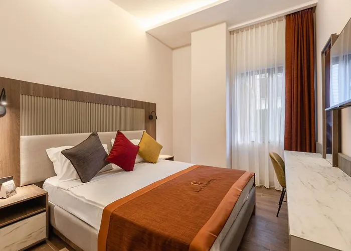 Mira Lara Hotel *